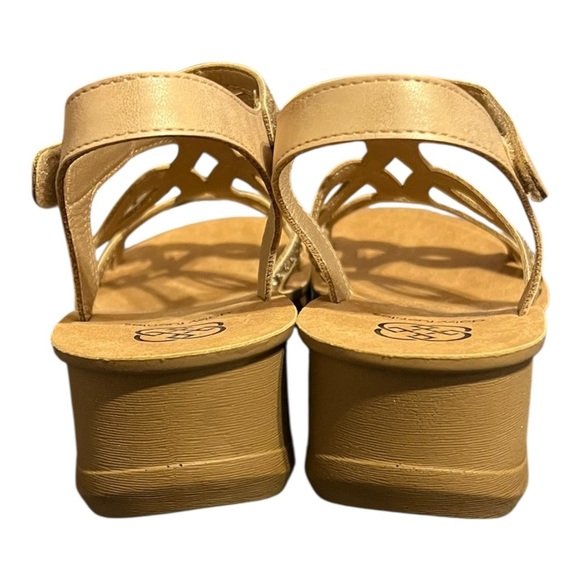 Daisy Fuentes Gold Embellished Sandals – Size 9.5 - Picture 3 of 9